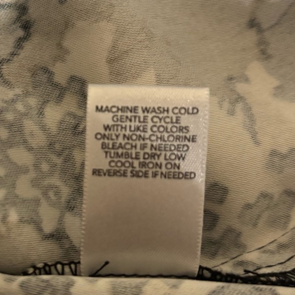 CJ Banks Abstract Print Black and Brown Button Front Long Sleeve Top Size 2X - Picture 8 of 10